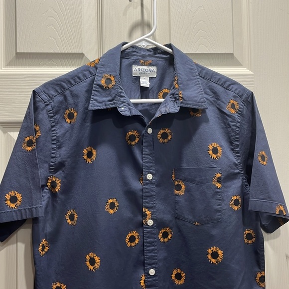 Junior/Men Sunflower Button Down Shirt - Picture 5 of 5